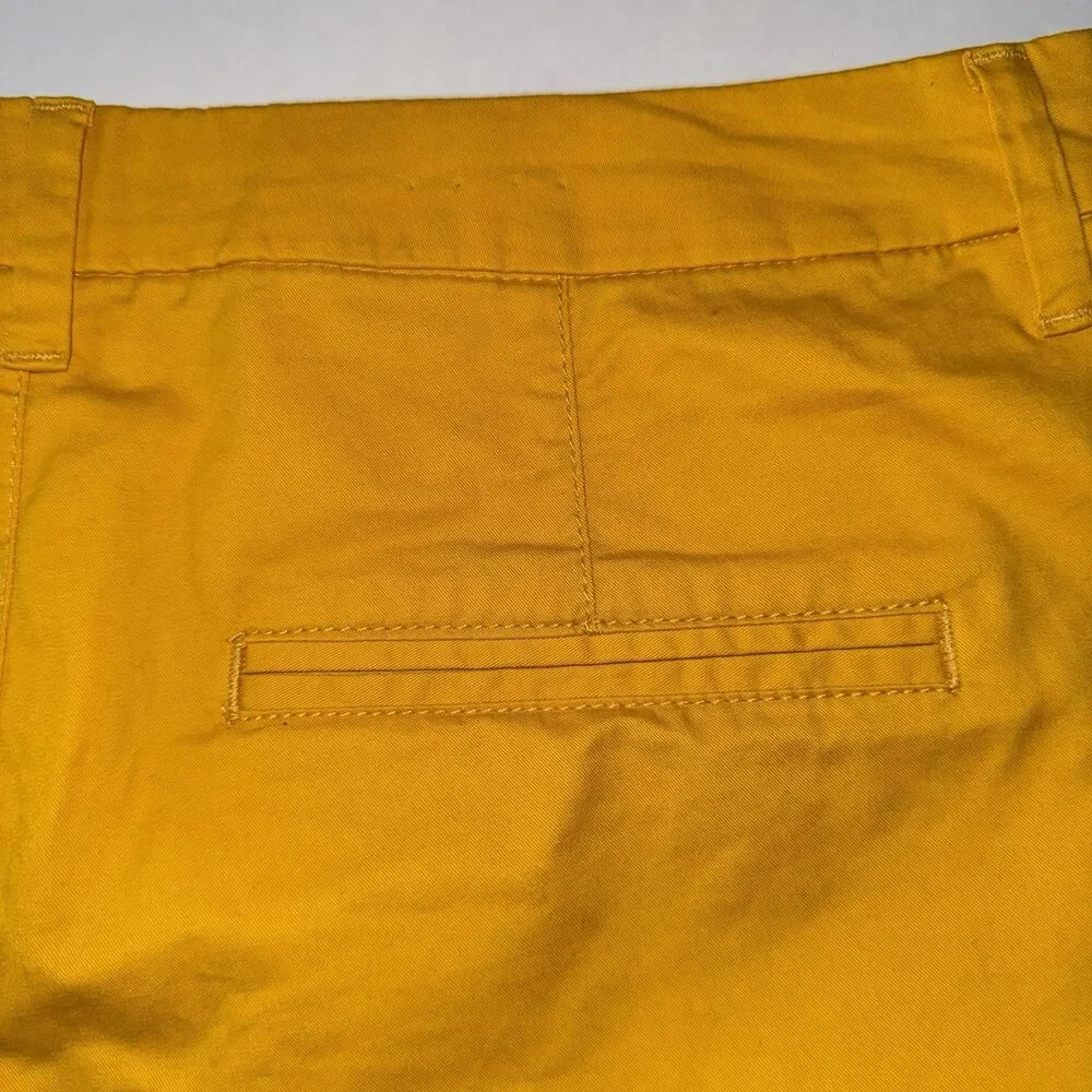 Old Navy Women's Everyday Shorts, Size 6 Yellow Pocket Summer Lightweight